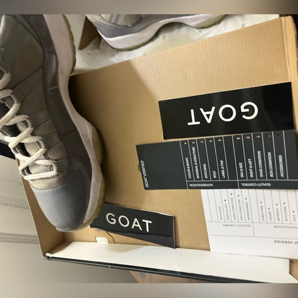 Air Jordan 11 Low - COOL GREY (2018) - Picture 4 of 11